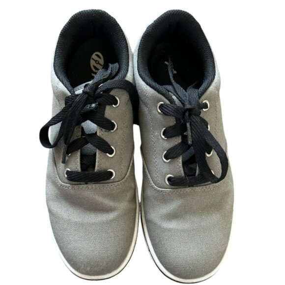 Heelys Boys Grey and Black Sneakers With Wheels Size 5 Youth - Picture 2 of 7